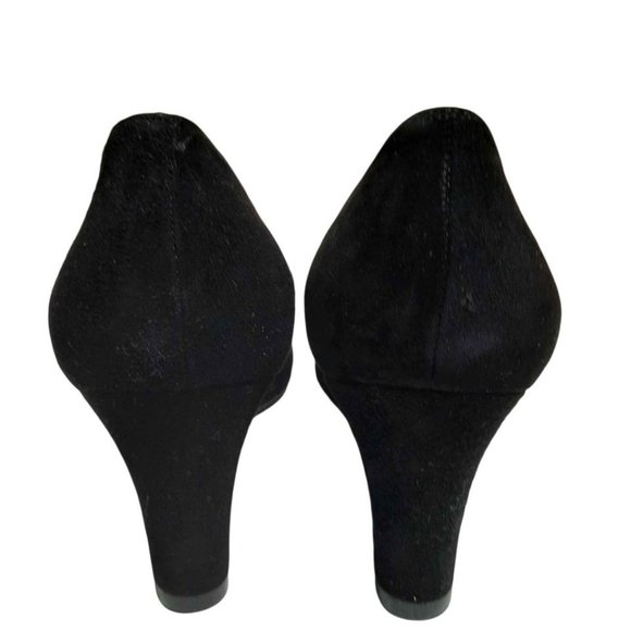 🔥SOLD-Comfortable Suede Slip-on by Stuart Weitzman Sz. 5.5 - Picture 4 of 5